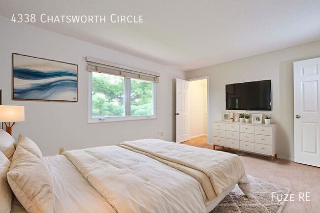 Building Photo - 4338 Chatsworth Cir