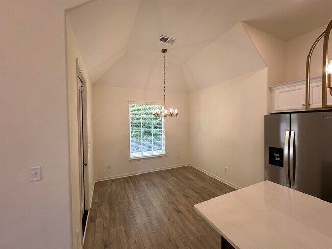 Building Photo - 4998 Farmland Way