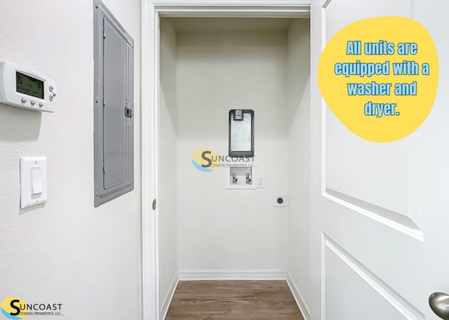 Building Photo - 3821 SW 43rd Ct