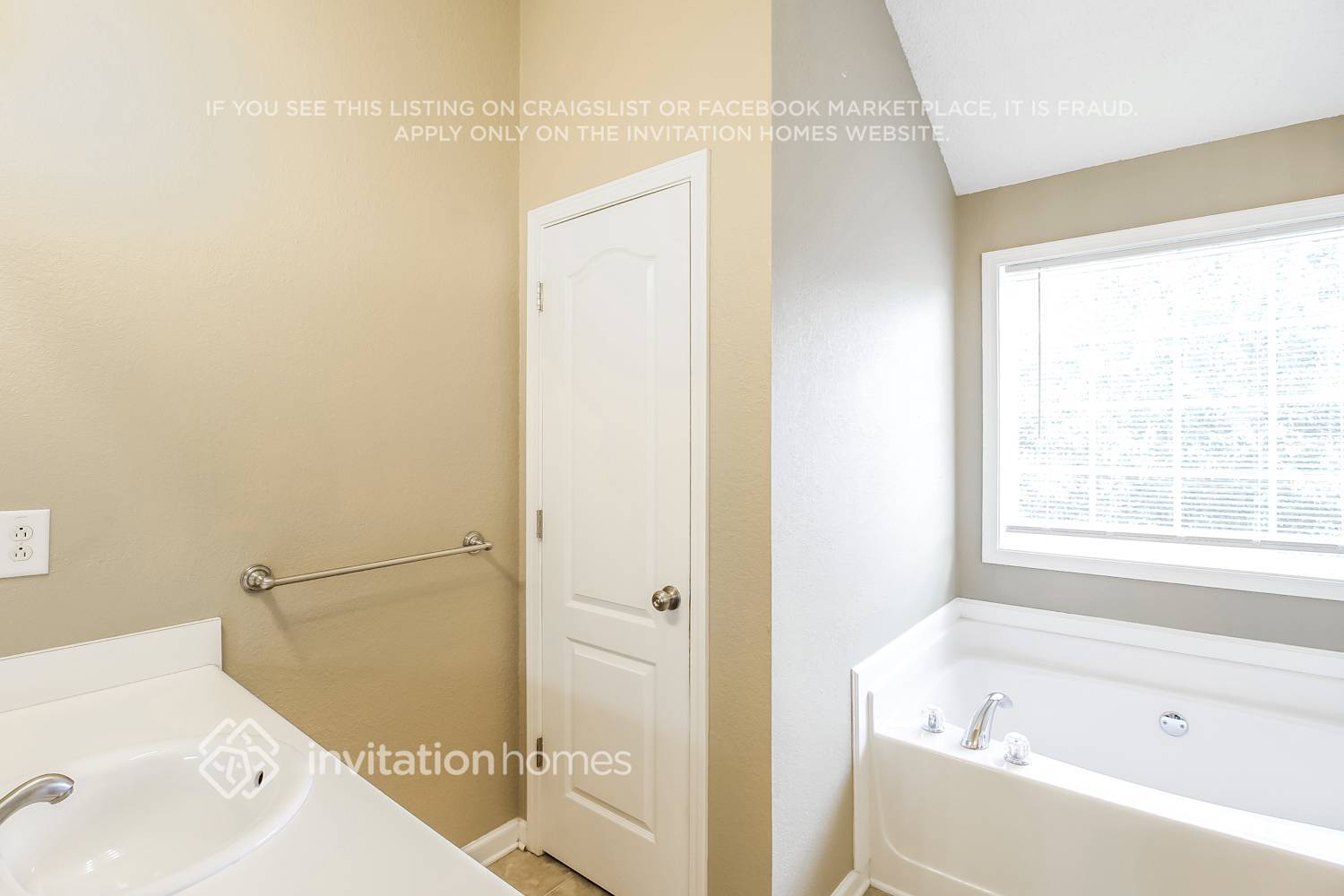Building Photo - 3012 Newtons Crest Cir