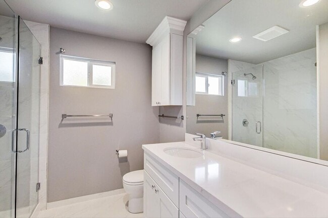 Building Photo - 4401 Castanos St