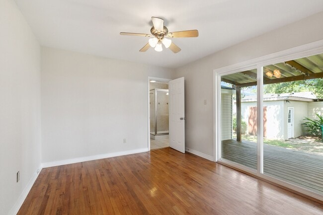 Building Photo - 605 Honore Dr