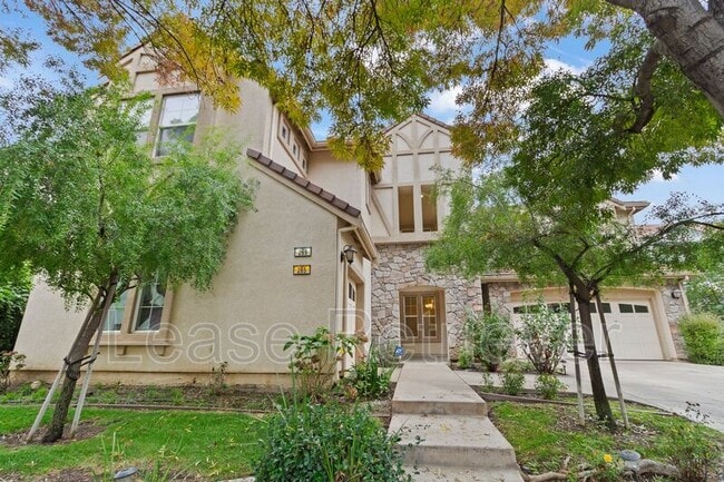 Primary Photo - 265-269 S Sonrisa St