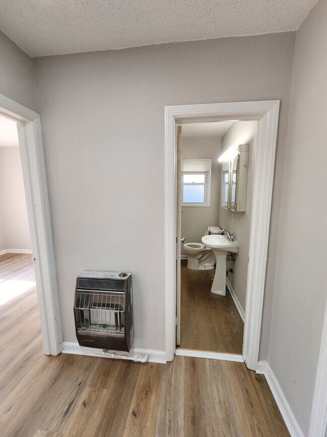 Building Photo - Big Spacious Beautiful Single Family 4 bedroom House for Rent !!!