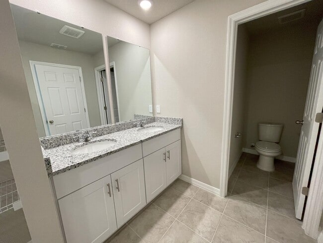 Building Photo - 798 Legacy Dr