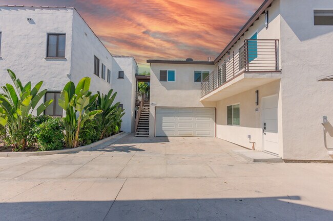 Building Photo - 130 S Harper Ave