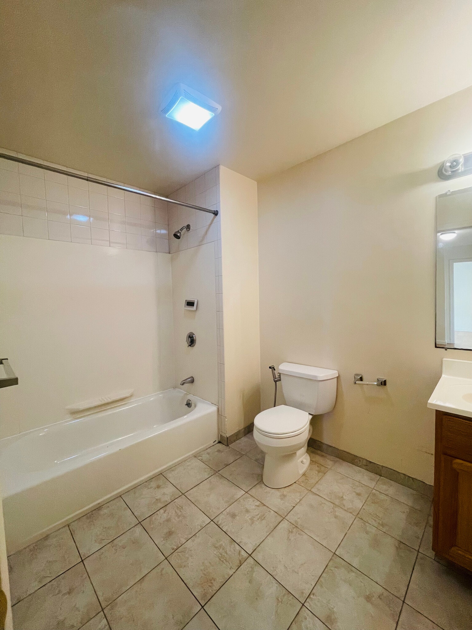 Building Photo - 34 Raymond St