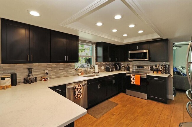 Building Photo - 18423 Swan Lake Dr