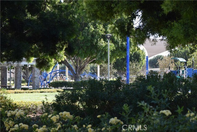 Building Photo - 303 Silk Tree