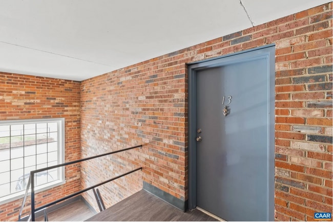 Building Photo - Two Bedroom Apartment Available At Barracks West