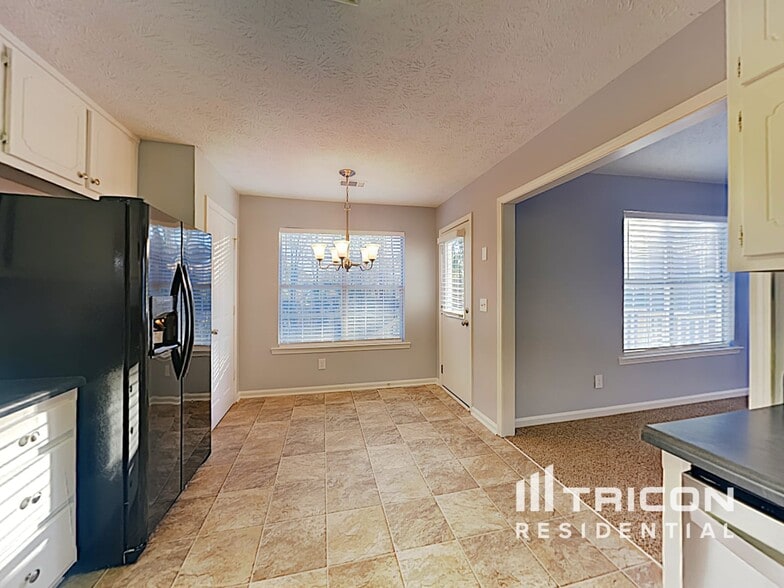Building Photo - 2827 Appaloosa Run