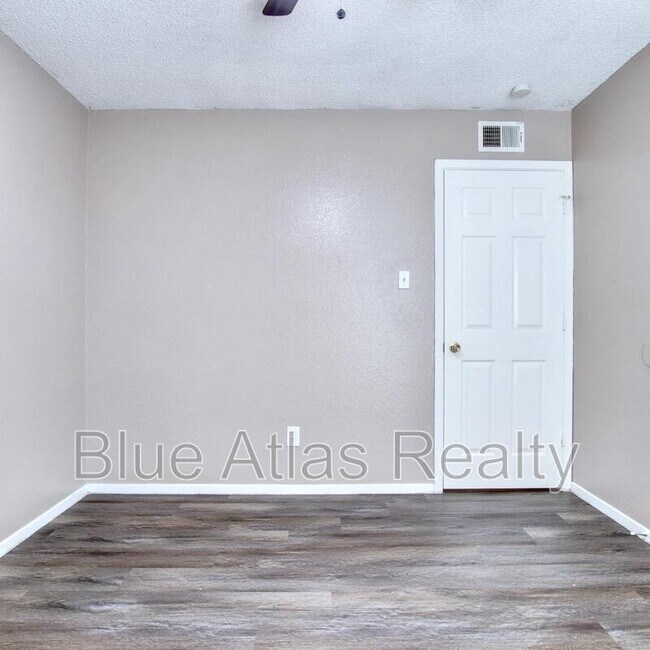 Building Photo - 408 Noble Ave