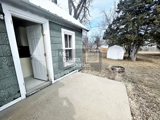 Building Photo - 512 S Duff-1 Bedroom House