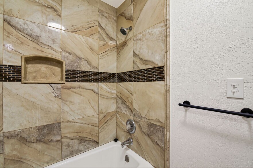 Building Photo - 1250 S Brookhurst St