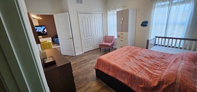 Building Photo - 4911 Key Lime Dr