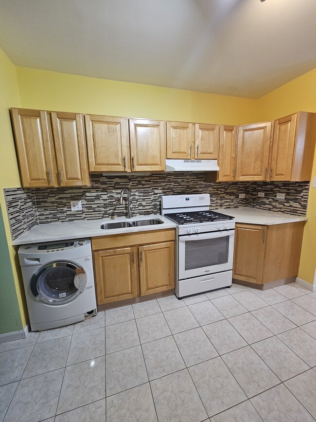 Building Photo - 7203 S Yates Blvd