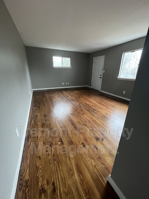 Building Photo - 2512 Campbell St