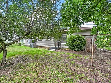 Building Photo - 3035 Modree Ave