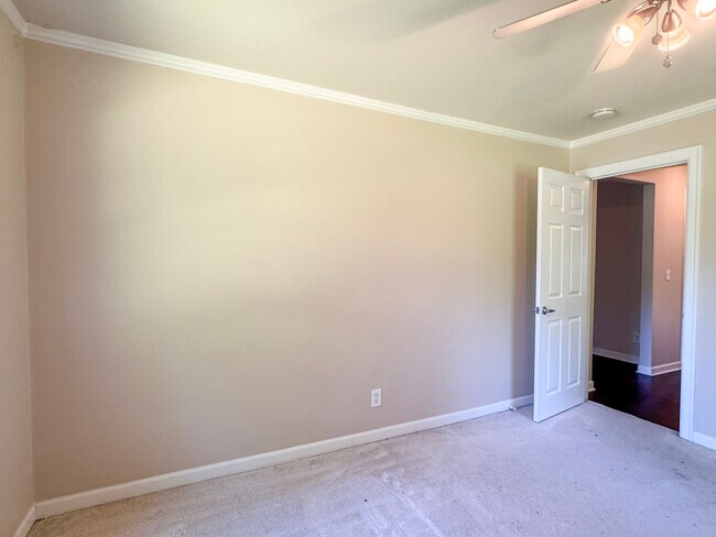 Building Photo - 105 SW 119th St