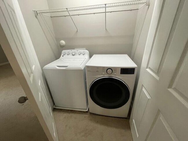 Building Photo - 410 Branchmoor Ct