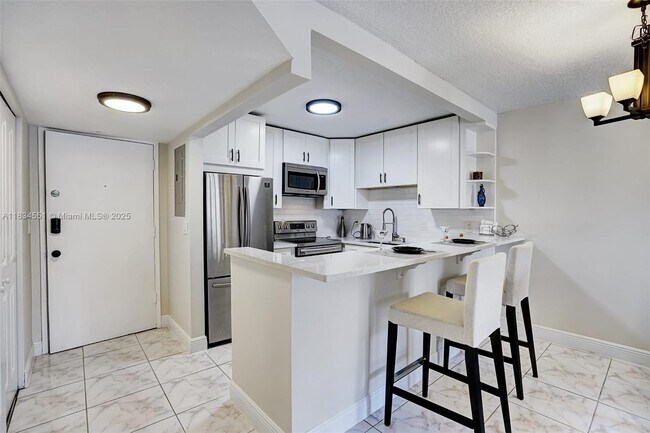 Building Photo - 253 S Cypress Rd