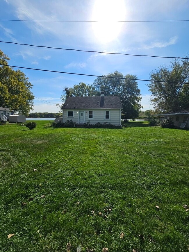 Building Photo - 28243 W Fox River Rd
