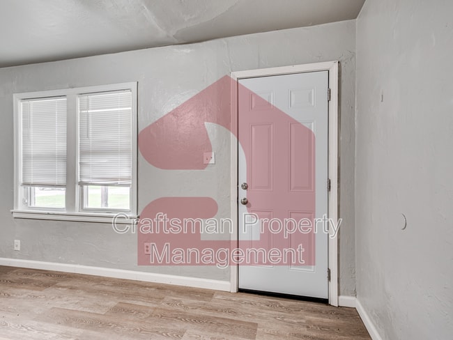 Building Photo - 1105 Bellevidere Dr