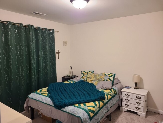 Building Photo - 3 Bedroom 2 Bath Home with Bonus - Osprey ...