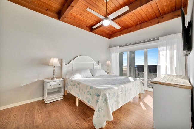 Building Photo - 19530 Gulf Blvd