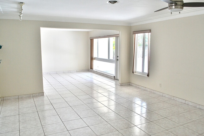 Building Photo - 4209 NE 21st Ave