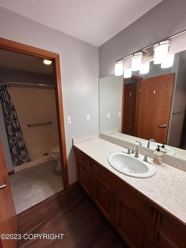 Building Photo - Beautiful park place condo