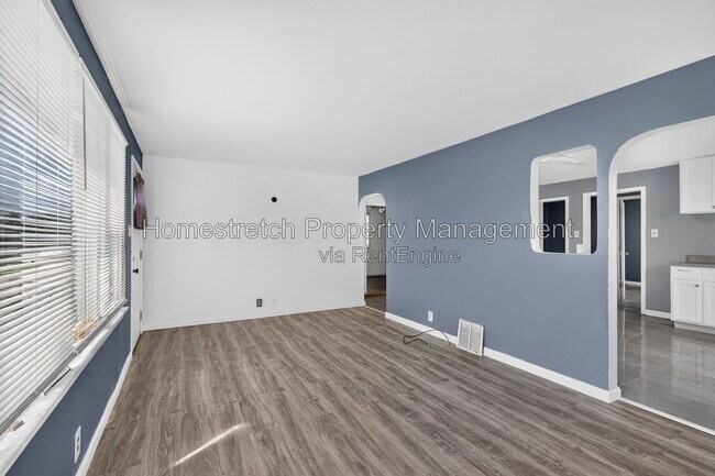 Building Photo - 6006 Cascade Dr