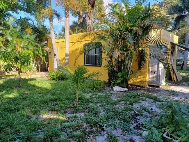 Building Photo - 510 Evergreen Dr