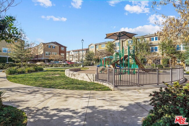 Building Photo - 14122 Willow Ln