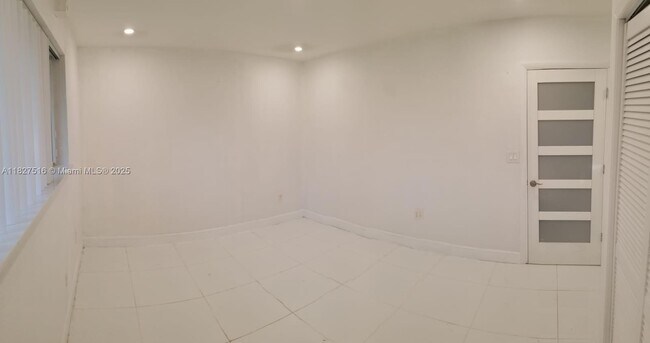Building Photo - 3071 SW 27th Ave