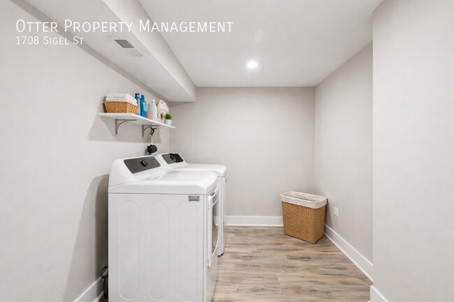 Building Photo - 1708 Sigel St