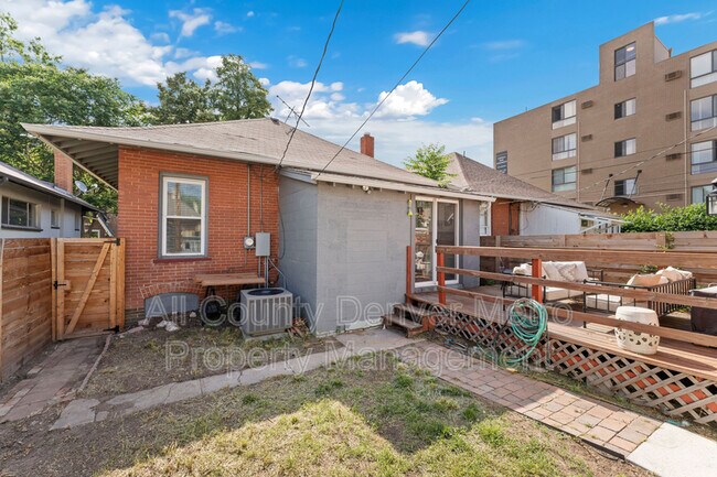 Building Photo - 1351 Garfield St