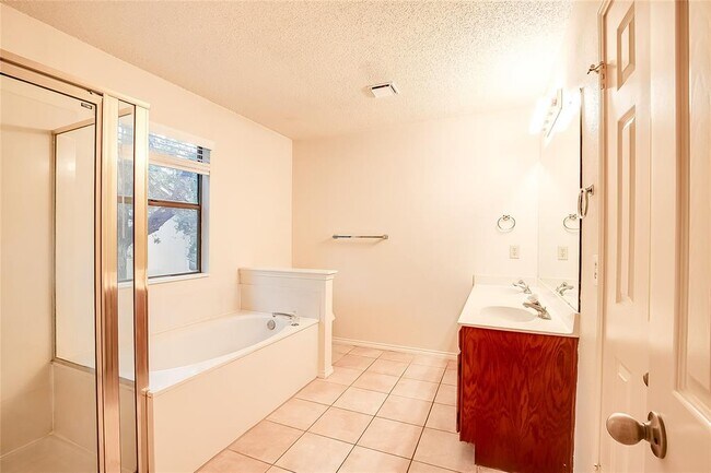 Building Photo - 6914 Dallas Dr