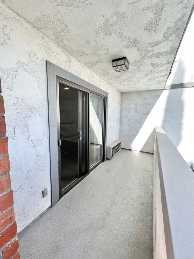 Building Photo - Resort-Style Coastal Studio with Pool, Jacuzzi & Rooftop