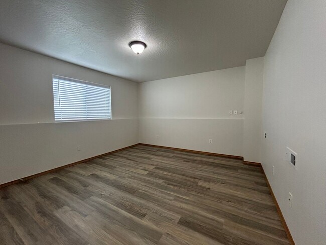 Building Photo - 7815 Deschutes Dr