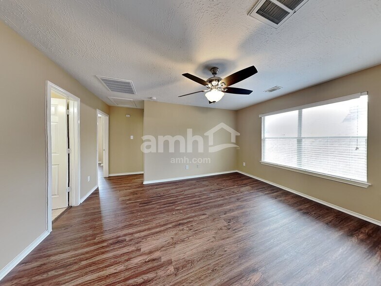 Building Photo - 26881 Armor Oaks Dr