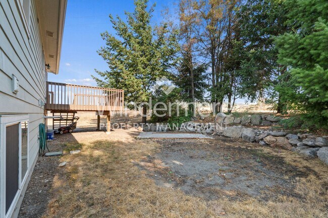 Building Photo - *MOVE IN SPECIAL * 1/2 OFF FIRST FULL MONT...