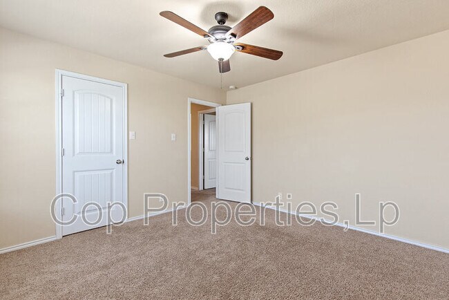 Building Photo - 12110 Kruth Pt
