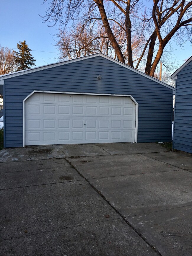 Building Photo - 301 Terrace Way