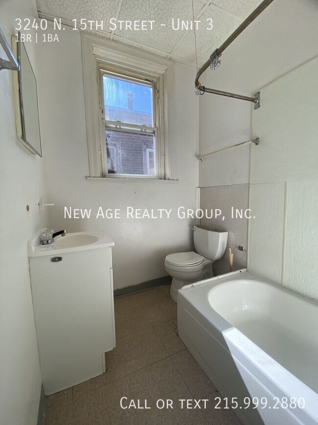 Building Photo - 3240 N 15th St