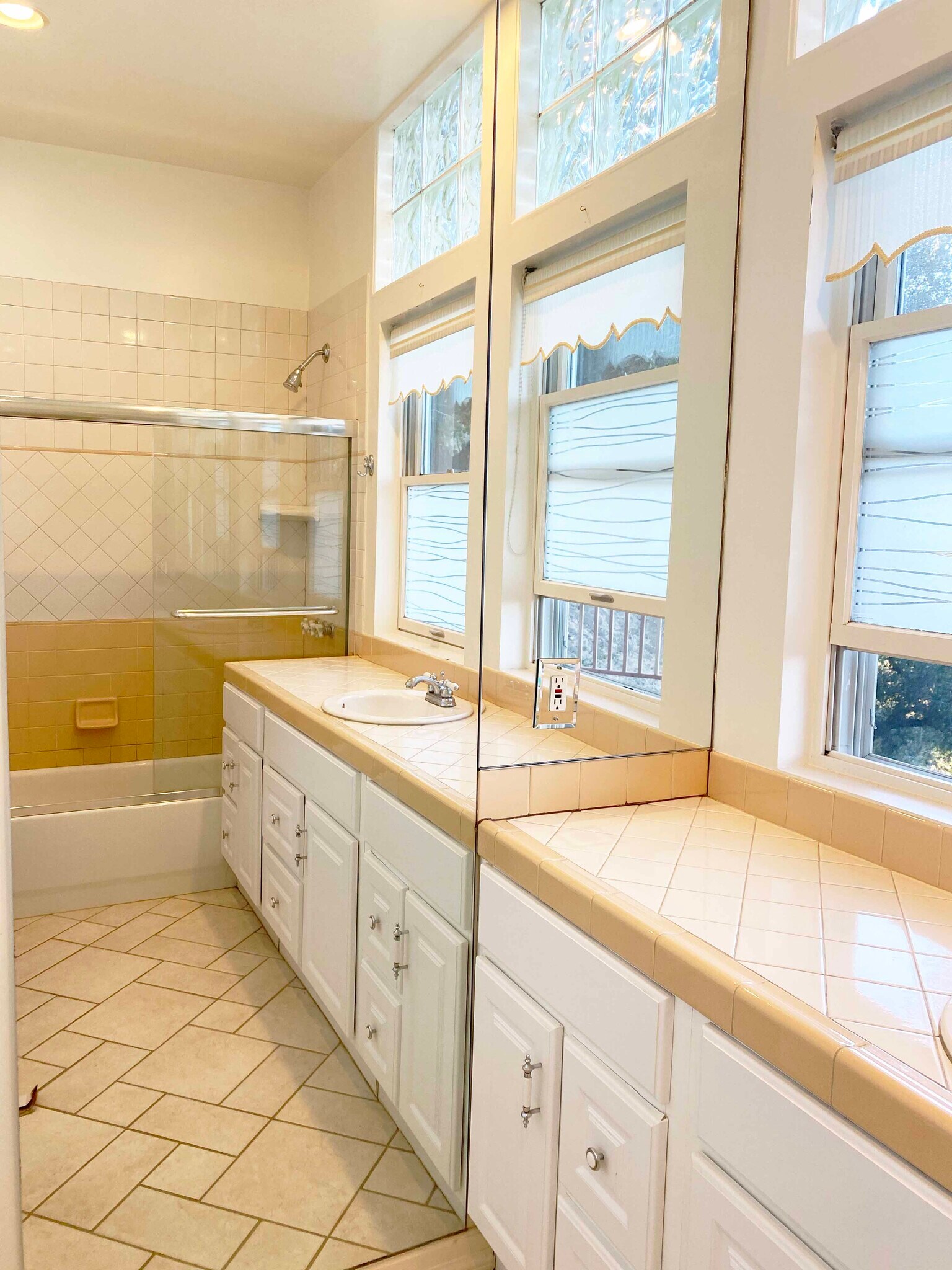 Master bathroom, different angle - 21980 Alta Dr