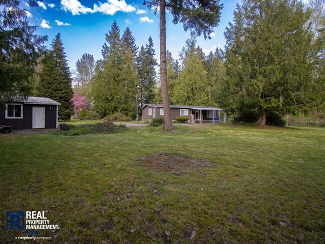 Building Photo - 2 Bed / 2 Bath Home with 4-Car Garage, Large Yard & RV Parking in Graham!