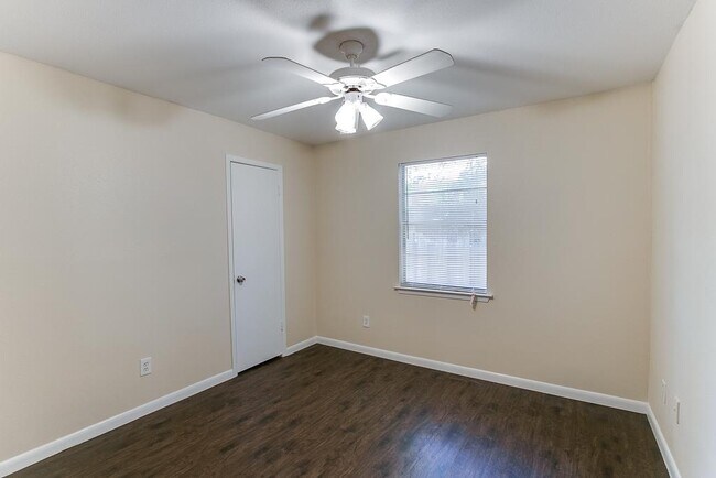Building Photo - 9036 Kerrwood Ln
