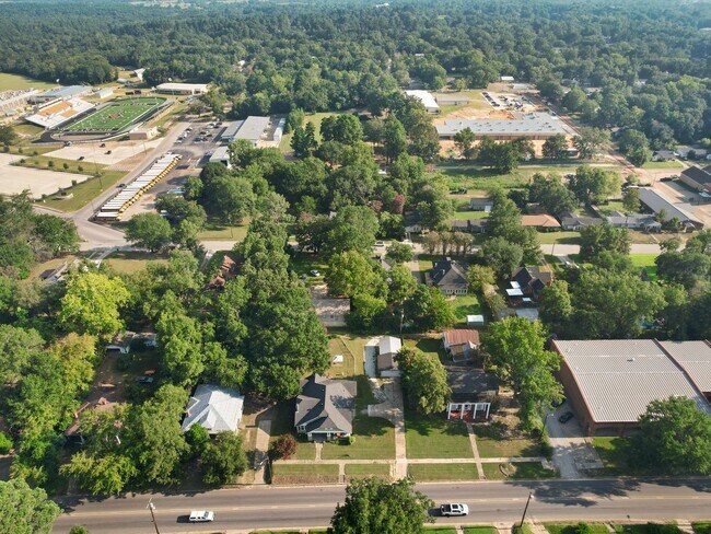 Building Photo - Charming, Updated 3-Bedroom, 2-Bath Home in Gilmer!