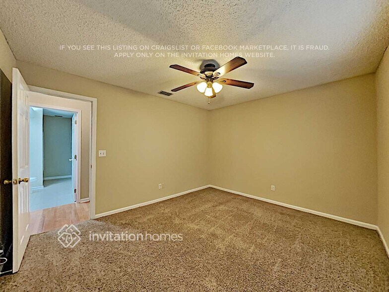 Building Photo - 10769 Las Colinas Way